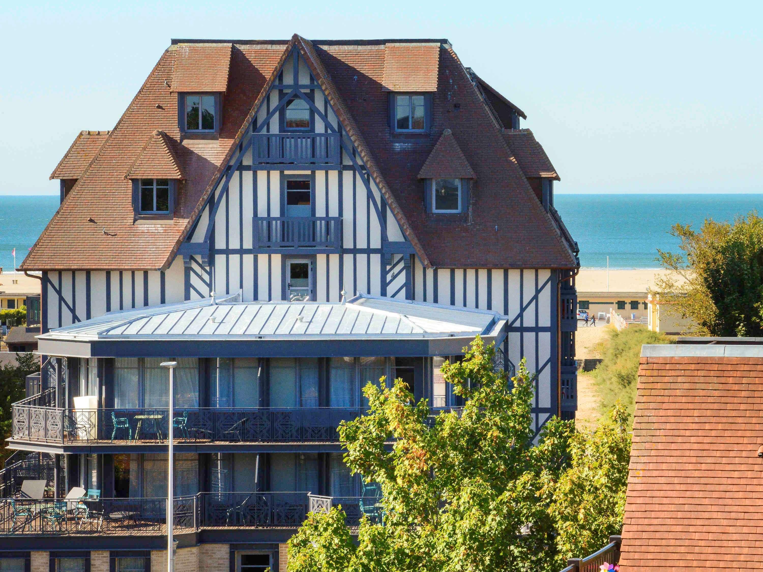 Novotel Deauville Plage Exterior foto